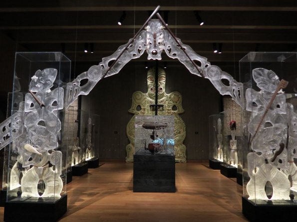 di_20150924_083609_antwerp_museumaandestroom_glass_arch