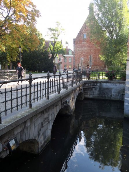 di_20150928_032743_bruges_beguinage_bridge_southeast