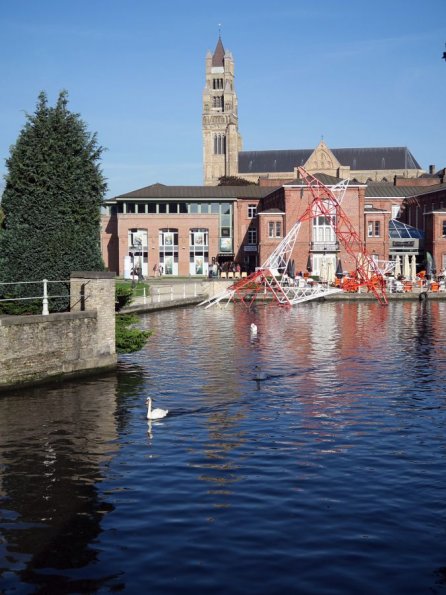 di_20150928_035754_bruges_beguinage_triennale_hehe_2015_undercurrent_oudsintjan_canal