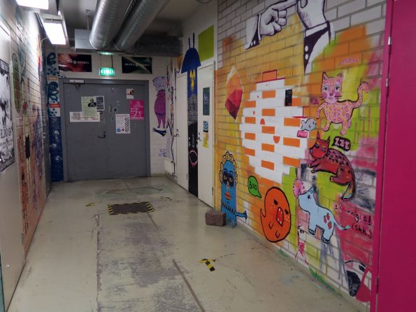 di_20151006_091652_helsinki_arabia_kipsari_hallway