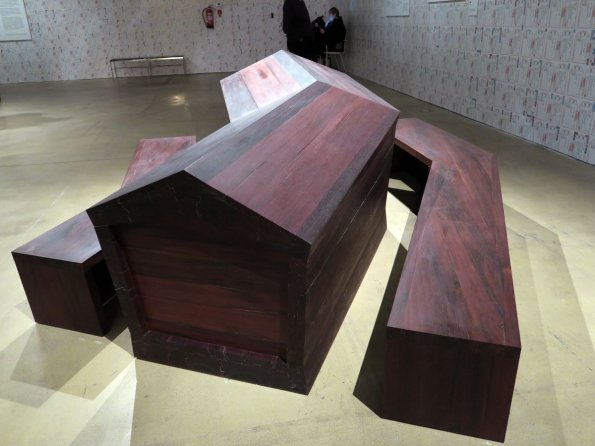 di_20151010_073834_ham_helsinkiartmuseum_aiweiwei_2005_coffin