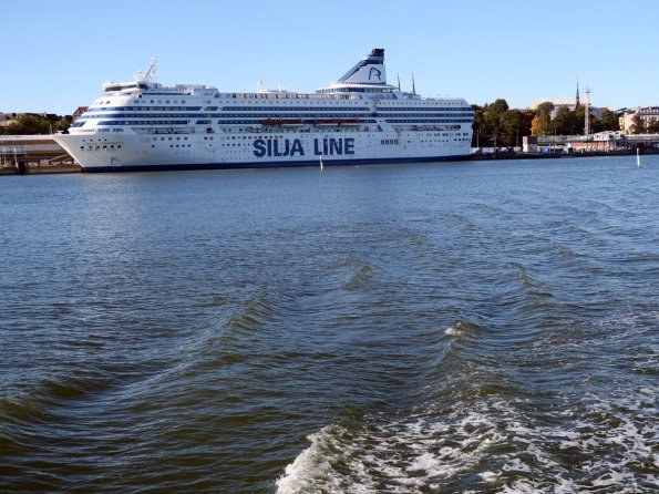 di_20151011_040717_portofhelsinki_ferry_siljaline