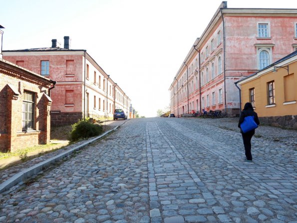di_20151011_050730_suomenlinna_road_uphill