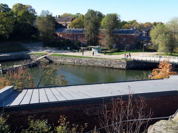 di_20151011_051630_suomenlinna_bridge_to_susisaari