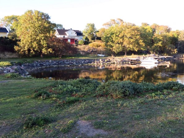 di_20151011_085609_suomenlinna_susisaari_houses_inlet