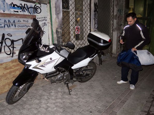 di_20151111_105432_monastiraki_motorbike_parking_al