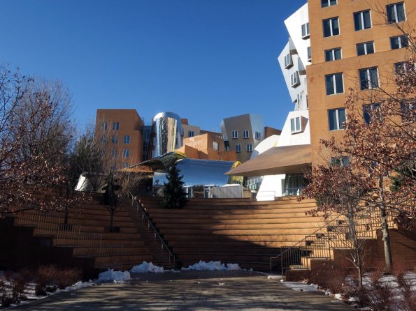 di_20151231_115632_mit_statacenter_outdoor_amphitheatre