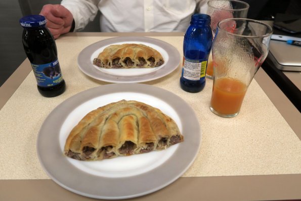 di_20160408_132720_scarborough_makdeli_meat_burek