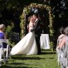 di_20160618_193534_heatherfarm_arch_kiss
