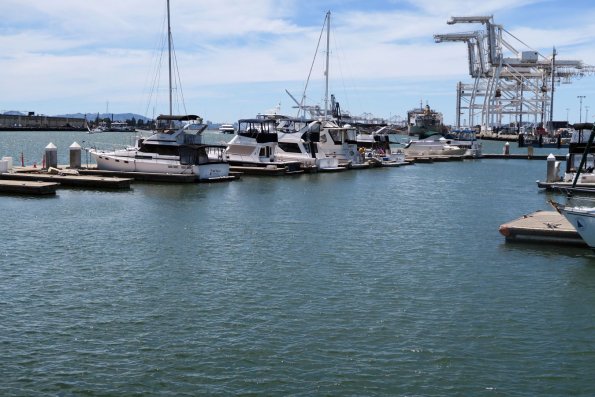 di_20160619_160228_oakland_jacklondonsquare_docks_cranes