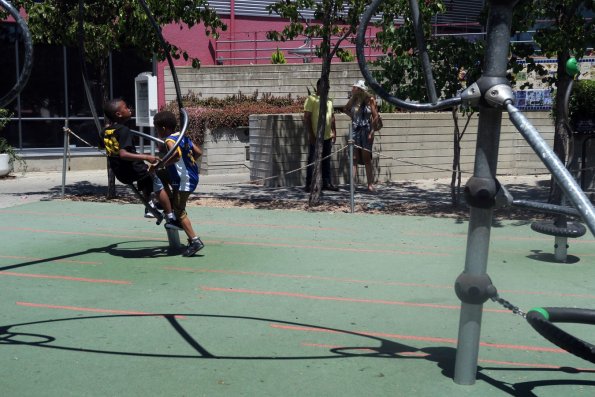 di_20160619_160754_oakland_jacklondonsquare_playground