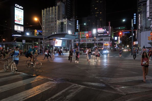 di_20160721_212630_yongedundas_scramble_crossing