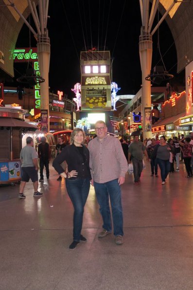 di_20161023_020104_fremontstreet_plaza_sn_sb