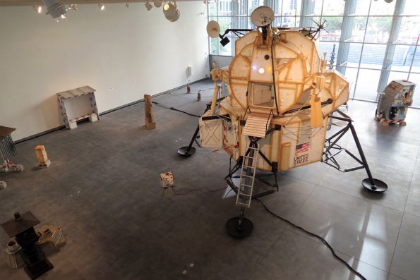 di_20161030_184406_yerbabuenacenter_tomsachs_2007_apollo_lem