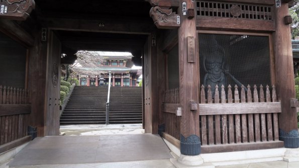 di_20170327_013108_akatsuka_jourenji_temple_stairs_gate_guard