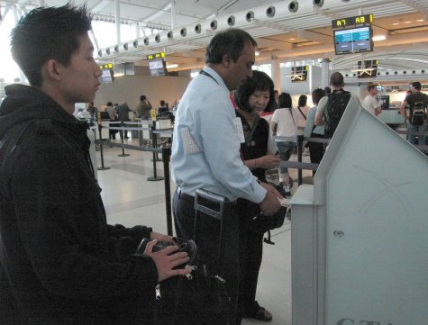 di_20090630-164828-pearson-checkin.jpg