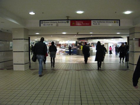 di_20090702-183210-qvb-tunnel.jpg