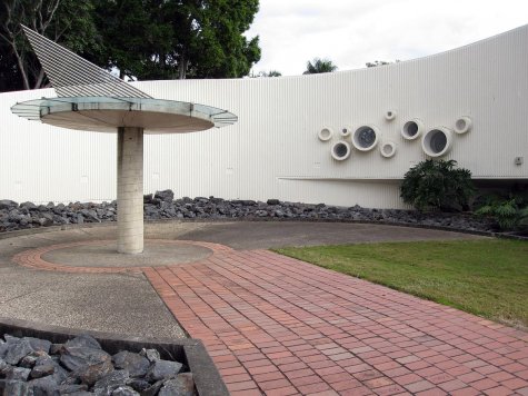 di_20090713-200700-mount-coot-tha-gardens-sundial.jpg