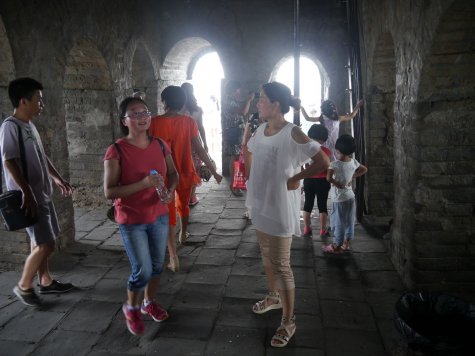 di_20130701_004524_greatwallbadaling_tower_interior.jpg