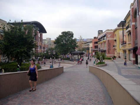 di_20130703_053426_solanalifestyleshoppingpark_walkway_down.jpg