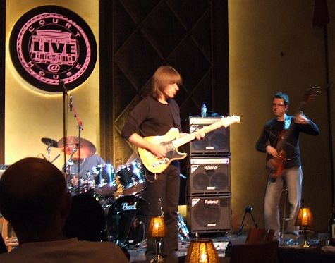 Mike Stern and Alain Caron, Live at Courthouse