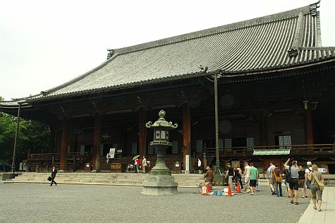 20070724_Hillwalker_Higashi-Hongan-Ji_Amida.jpg
