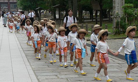 20070725_Toda-Ji_walk_children.jpg