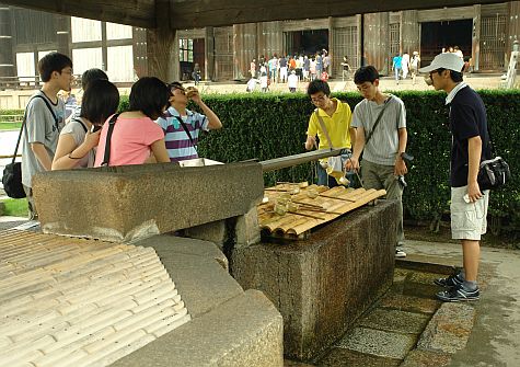 20070725_Toda-Ji_water_basin.jpg
