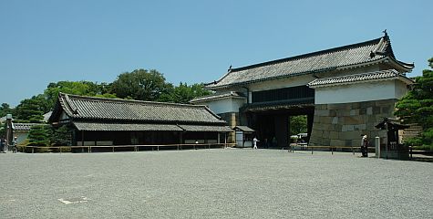 20070726_Nijo_Kara-mon_gate.jpg