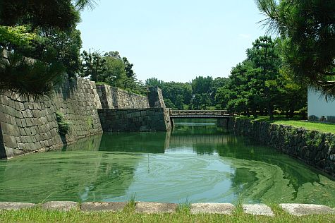 20070726_Nijo_moat_north.jpg