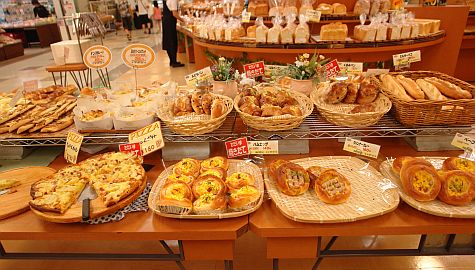 20070726_Yamato-Saidaiji_Jusco_bakery.jpg