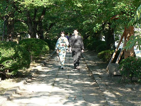 20070727_Philosophers_Walk_kimonos.jpg
