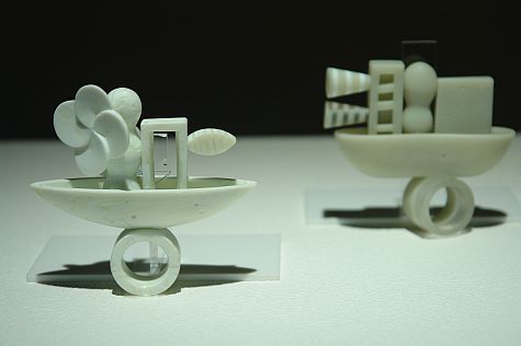 20070729_CraftsGallery_FUJITA_Emi_GlassRing_2006.jpg