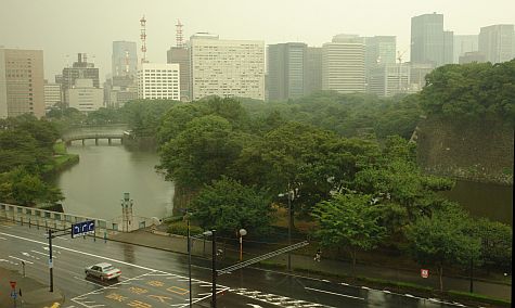 20070729_Imperial_Palace_moat_east_Marunouchi.jpg