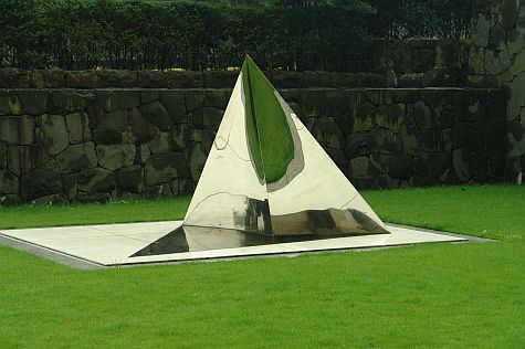 20070729_NatMuseumModern_TADA_Minami_Chiaroscura_1979.jpg