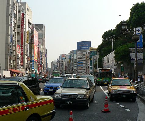 20070811_Ueno_Chuo-Dori_view_south.jpg