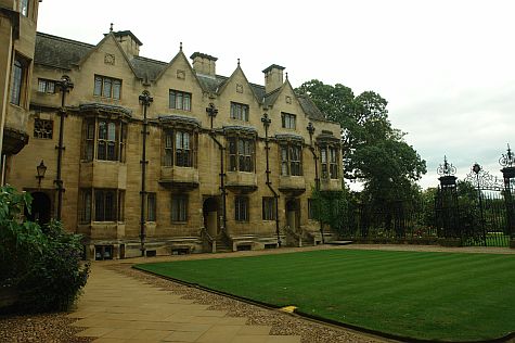 20070902_Merton_College_mob_quad.jpg