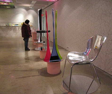 20080120_OCAD_KarimRashid_chair.jpg