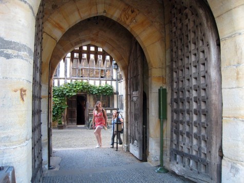 di_20080830-120556-hevercastle-gate