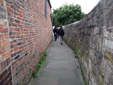 DI_20080910 115348 York citywall MonkBar nw