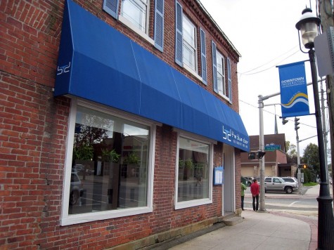 DI_20081003 130810 Fredericton TheBlueDoor